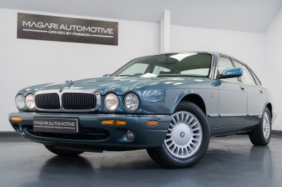 Jaguar Xj8